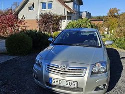 Silver Begagnad 2008 Toyota Avensis Sedan | 39 000 kr (Bra pris)