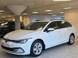 Vit Begagnad 2023 VW Golf VIII Kombi | 274 900 kr (Marknadspris)