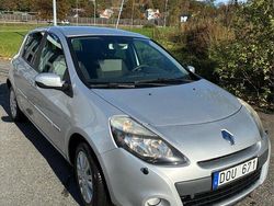 Silver Begagnad 2010 Renault Clio R.S. Halvkombi | 28 000 kr (Bra pris)