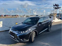 Svart Begagnad 2020 Mitsubishi Outlander SUV | 199 500 kr (Bra pris)