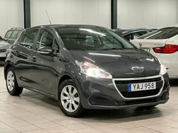 Mörkgrå (grå) Begagnad 2015 Peugeot 208 Halvkombi | 84 900 kr (Marknadspris)