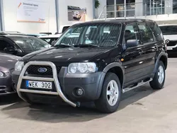 Svart Begagnad 2004 Ford Maverick XLT SUV | 24 900 kr