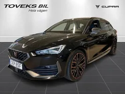Svart (midnight black metallic) Begagnad 2022 Cupra Leon VZ Kombi | 289 000 kr (Marknadspris)