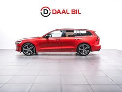 Röd Begagnad 2018 Volvo V60 R-Design Kombi | 274 700 kr (Marknadspris)