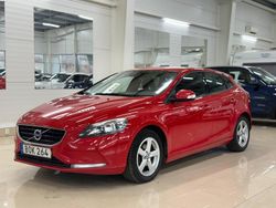 Röd Begagnad 2014 Volvo V40 Kinetic Halvkombi | 85 900 kr (Marknadspris)