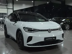Svart Begagnad 2022 VW ID.5 GTX SUV | 599 900 kr
