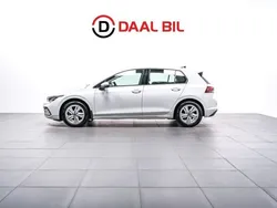 Vit Begagnad 2020 VW Golf VIII Halvkombi | 199 700 kr (Marknadspris)