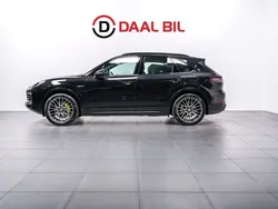 Svart Begagnad 2020 Porsche Cayenne SUV | 759 700 kr (Marknadspris)