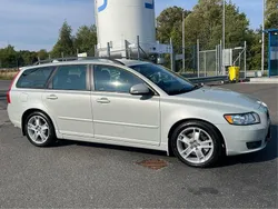 Vit Begagnad 2011 Volvo V50 Momentum Kombi | 38 000 kr (Marknadspris)