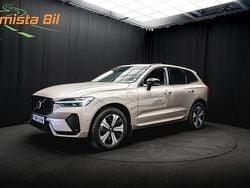 Ljusgrå Begagnad 2024 Volvo XC60 Plus SUV | 529 800 kr (Marknadspris)