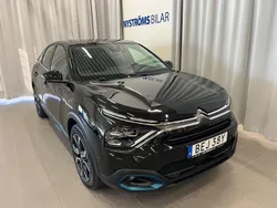 Svart (svart metallic) Begagnad 2023 Citroën e-C4 Shine Halvkombi | 219 900 kr (Bra pris)
