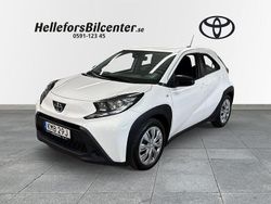 Vit Begagnad 2022 Toyota Aygo X X-play SUV | 169 500 kr (Marknadspris)