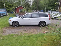 Vit Begagnad 2011 Volvo V70 R-Design Kombi | 70 000 kr (Marknadspris)