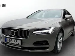 Grå Begagnad 2022 Volvo V90 Momentum Kombi | 299 500 kr (Marknadspris)