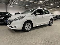 Vit Begagnad 2014 Peugeot 208 Halvkombi | 79 000 kr (Marknadspris)