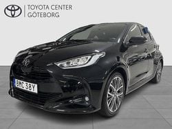 Svart Begagnad 2024 Toyota Yaris Hybrid Style Halvkombi | 259 900 kr