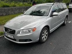 Grå Begagnad 2012 Volvo V70 Momentum Kombi | 89 900 kr (Marknadspris)
