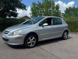 Grå Begagnad 2005 Peugeot 307 Halvkombi | 17 000 kr (Marknadspris)