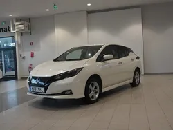 Vit Begagnad 2023 Nissan Leaf N-Connecta Halvkombi | 239 900 kr (Marknadspris)