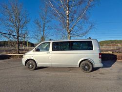 Begagnad 2006 VW Caravelle Minibuss | 75 000 kr