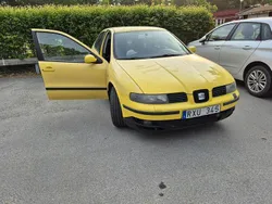 Gul Begagnad 2001 Seat Leon Halvkombi | 24 990 kr (Marknadspris)