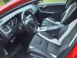 Röd Begagnad 2012 Volvo V60 R-Design Kombi | 79 000 kr (Marknadspris)