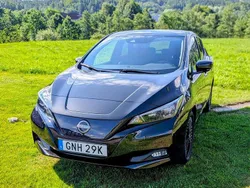 Svart Begagnad 2023 Nissan Leaf 360º Halvkombi | 205 000 kr (Marknadspris)