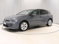 Mörkgrå Begagnad 2024 VW Golf VIII Life Halvkombi | 304 800 kr (Marknadspris)
