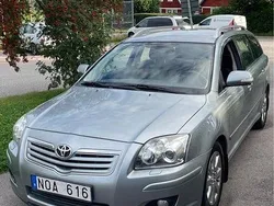 Grå Begagnad 2008 Toyota Avensis Kombi | 35 000 kr (Marknadspris)