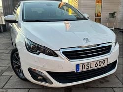 Vit Begagnad 2015 Peugeot 308 Allure Halvkombi | 87 000 kr (Marknadspris)