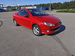 Röd Begagnad 2005 Peugeot 206 CC Cab | 33 000 kr (Marknadspris)