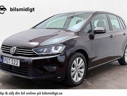 Mörkröd Begagnad 2017 VW Golf VII Halvkombi | 129 800 kr (Marknadspris)