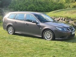 Grå Begagnad 2008 Saab 9-3 Linear Kombi | 23 000 kr (Marknadspris)
