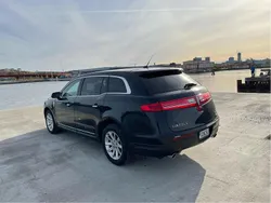 Svart Begagnad 2014 Lincoln Town Car Kombi | 134 500 kr