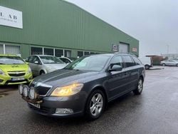 Mörkgrå Begagnad 2011 Skoda Octavia Elegance Kombi | 49 900 kr (Lite dyr)