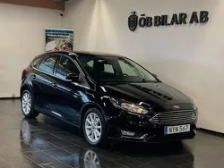 Svart Begagnad 2016 Ford Focus Titanium Halvkombi | 99 900 kr (Marknadspris)