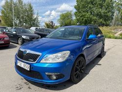 Blå Begagnad 2009 Skoda Octavia RS Kombi | 69 900 kr (Marknadspris)