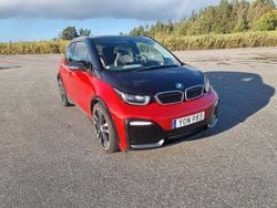 Röd Begagnad 2018 BMW i3 Halvkombi | 165 000 kr (Marknadspris)