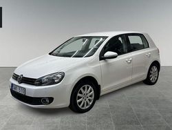 Vit Begagnad 2011 VW Golf VI Halvkombi | 59 900 kr (Marknadspris)