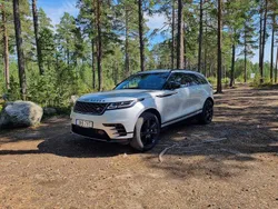 Grå Begagnad 2020 Land Rover Range Rover Velar SUV | 395 000 kr (Marknadspris)