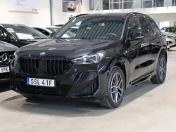Svart Begagnad 2023 BMW X1 M Sport SUV | 574 900 kr (Marknadspris)