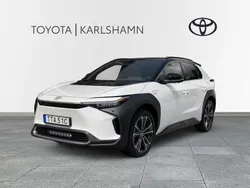 Vit Begagnad 2024 Toyota bZ4X Executive SUV | 539 000 kr (Marknadspris)