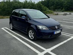 Blå Begagnad 2008 VW Golf Trendline Halvkombi | 40 000 kr (Marknadspris)