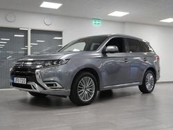 Grå Begagnad 2019 Mitsubishi Outlander SUV | 179 800 kr (Marknadspris)