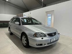Silver Begagnad 2002 Toyota Avensis Kombi | 49 900 kr (Marknadspris)