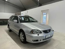 Silver Begagnad 2002 Toyota Avensis Kombi | 49 900 kr (Marknadspris)