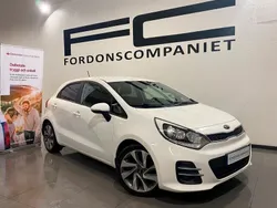 Vit Begagnad 2016 Kia Rio Halvkombi | 89 900 kr (Marknadspris)