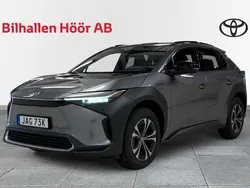 Silver Begagnad 2023 Toyota bZ4X Executive SUV | 439 900 kr (Marknadspris)