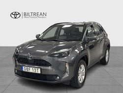 Mörkgrå (grå) Begagnad 2024 Toyota Yaris Hybrid Active SUV | 289 000 kr (Marknadspris)