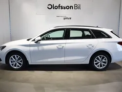 Vit Ny 2024 Seat Leon Kombi | 229 000 kr (Marknadspris)
